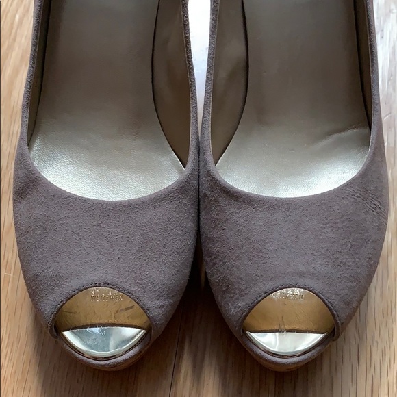 Stuart Weitzman Anna Haze Suede Platform Pump - 7 - Picture 5 of 7